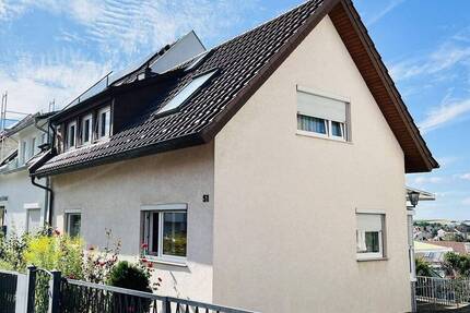 Traumhaus mit großem GartenWintergartenTerrasse und Garage in ruhiger Lage