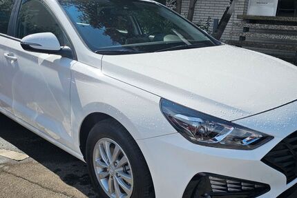 Hyundai i30 21.796 km 16.950 € Leonberg 71229