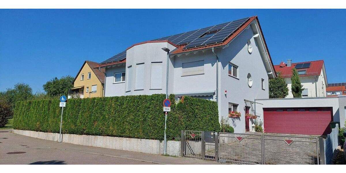 Freistehendes Einfamilienhaus mit Wellnessbereich, Einliegerwohnung und Doppelgarage in Kornwestheim 8 zimmer