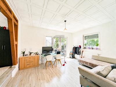 RENDITE MIT PERSPEKTIVE UND ANBAUPOTENZIAL - Mehrfamilienhaus, Wohnhaus Stuttgart Zuffenhausen | Angebot:27337595