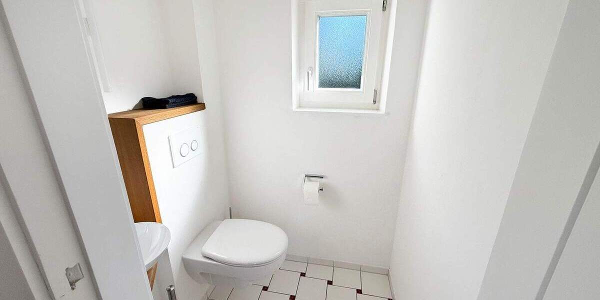 Einfamilienhaus Stuttgart Sillenbuch - 6 Zimmer, 201 m&sup2;, 5.200&euro; | Angebot:25215152