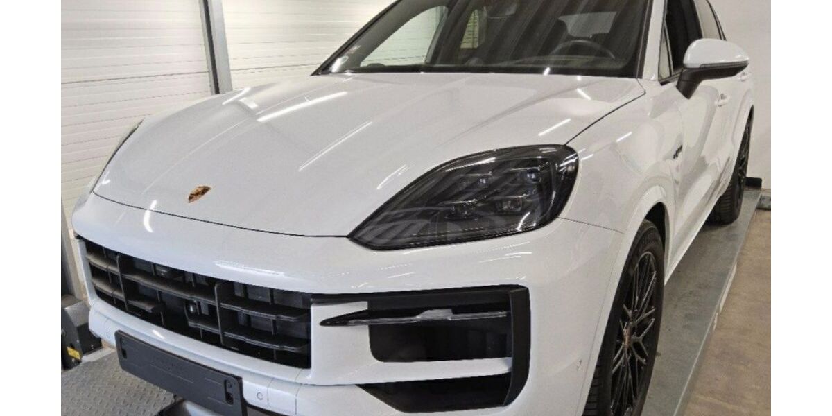 Porsche Cayenne 18.950 km 106.999 &euro; Stuttgart 70499