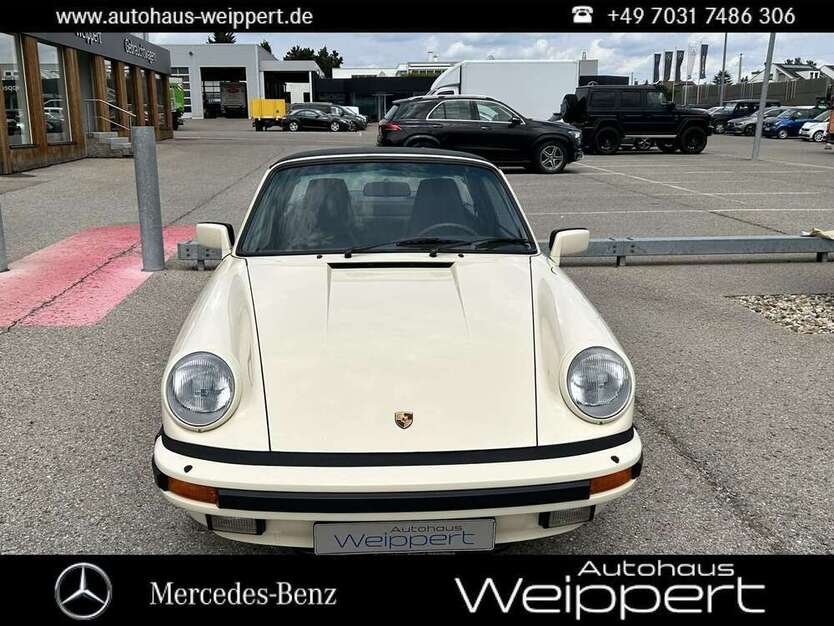 911