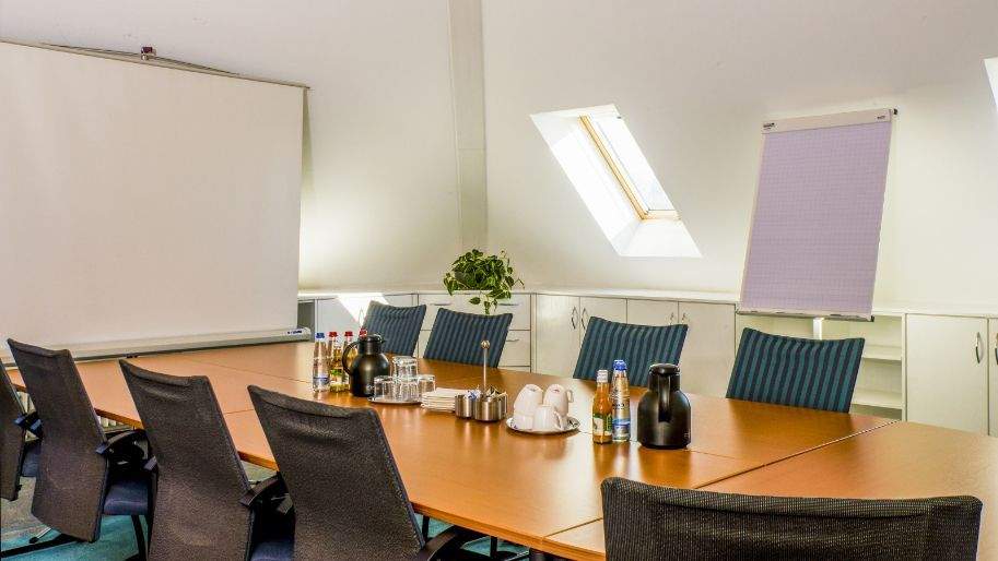 Vollservice Büro & Konferenzräume: flexibel, möbliert, tagesweise nutzbar zimmer