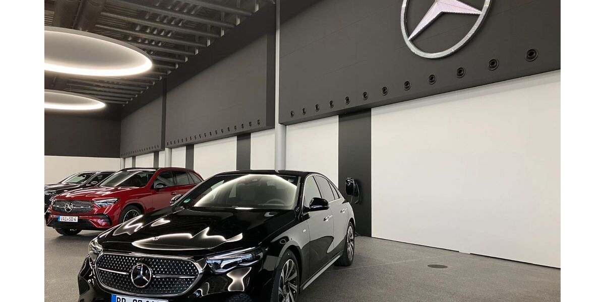 Mercedes-Benz E 300 25.000 km 61.500 € Böblingen 71034