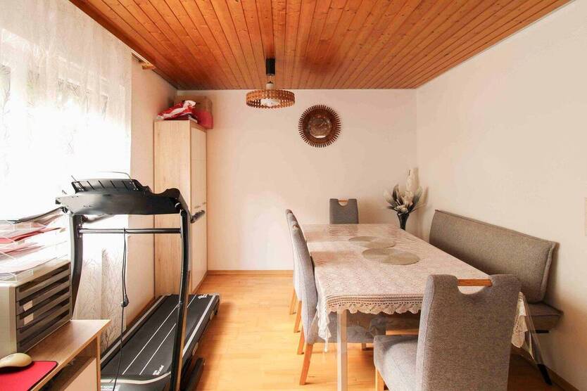 Teilvermietetes MFH mit 4 Einheiten und Top-Potenzial in Sackgassenlage zur flexiblen Nutzung 1 zimmer