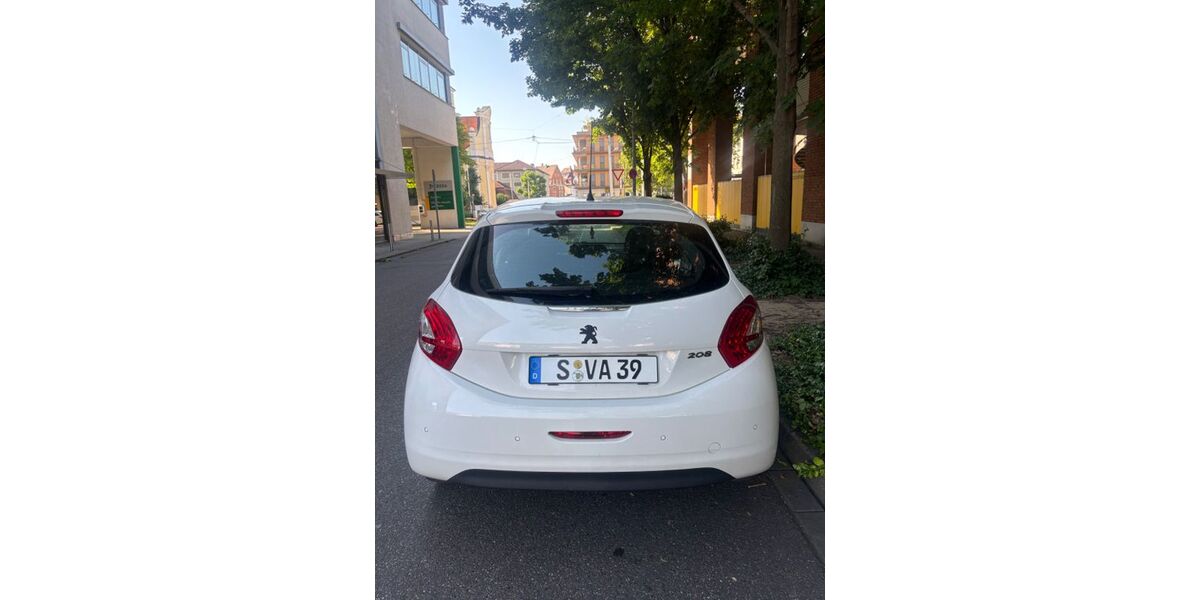 Peugeot 208 108.000 km 4.200 &euro; Stuttgart 70499