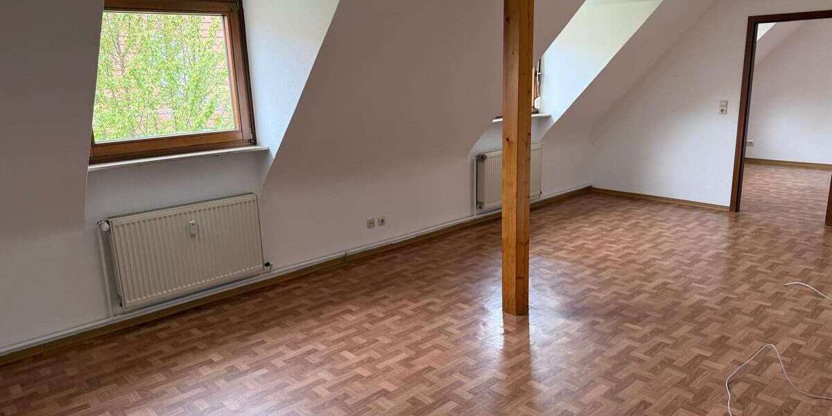 Etagenwohnung Esslingen Pliensauvorstadt - 4 Zimmer, 68 m&sup2;, 716&euro; | Angebot:26633183