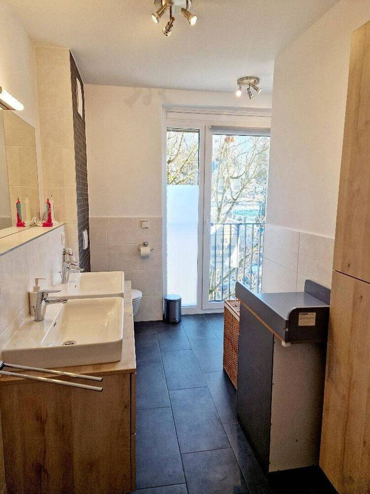 Provisionsfrei! Moderne, barrierefreie 4,5-Zimmer-Wohnung mit zwei Bädern, großem Balkon