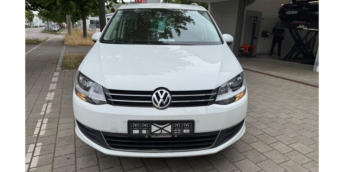 VW Sharan 49.989 km 14.999 &euro; Esslingen am Neckar 73733