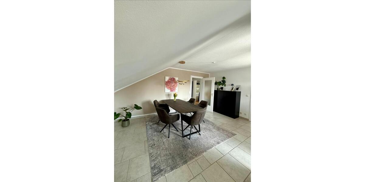 Dachgeschoßwohnung Fellbach Oeffingen - 4 Zimmer, 90 m&sup2;, 1.200&euro; | Angebot:26119987