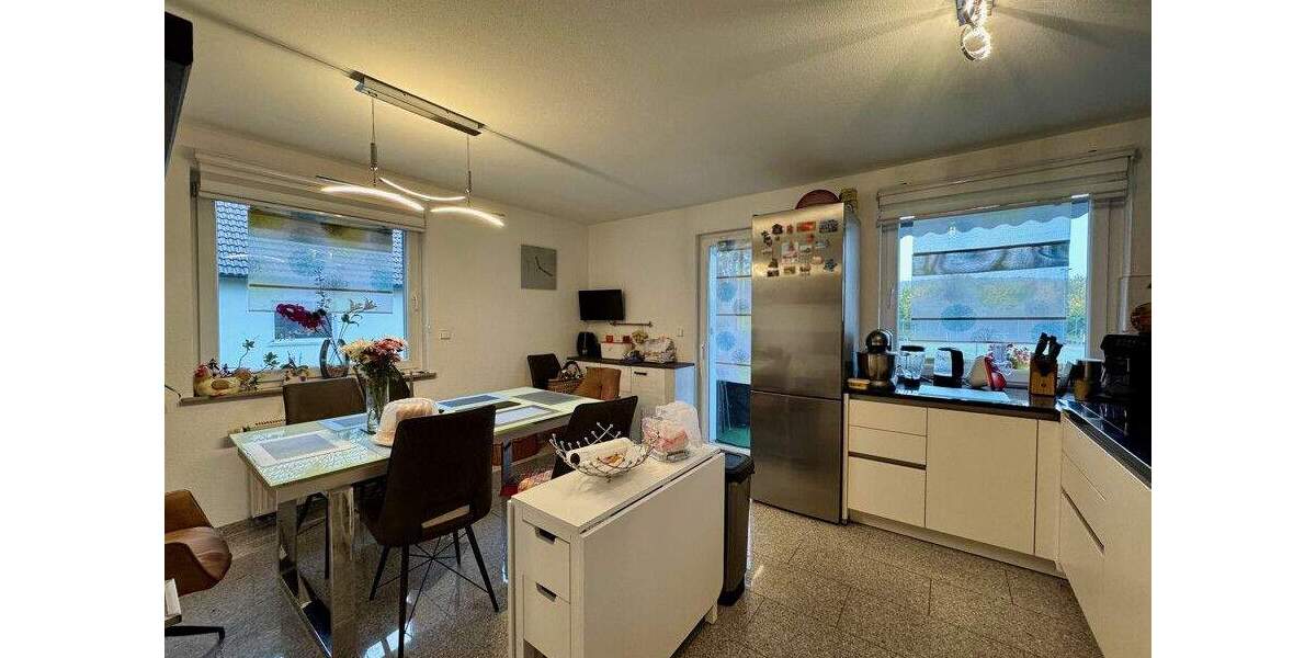 EINE RUNDE 3! Dreifamilienhaus in Remseck-Aldingen 9 zimmer