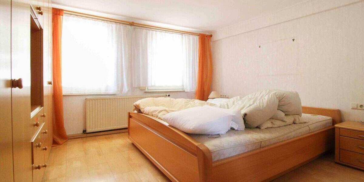 Mehrfamilienhaus, Wohnhaus Stuttgart Heumaden - 9 Zimmer, 154 m&sup2;, 398.000&euro; | Angebot:25220473