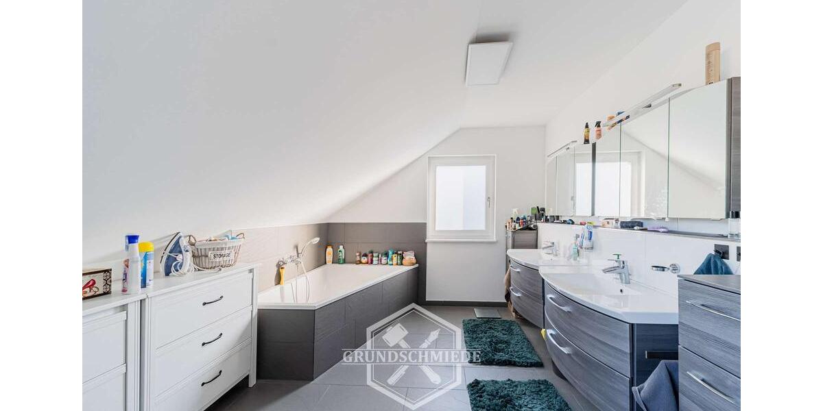 Maisonettenwohnung Neuffen - 5 Zimmer, 183 m&sup2;, 1.900&euro; | Angebot:26443759