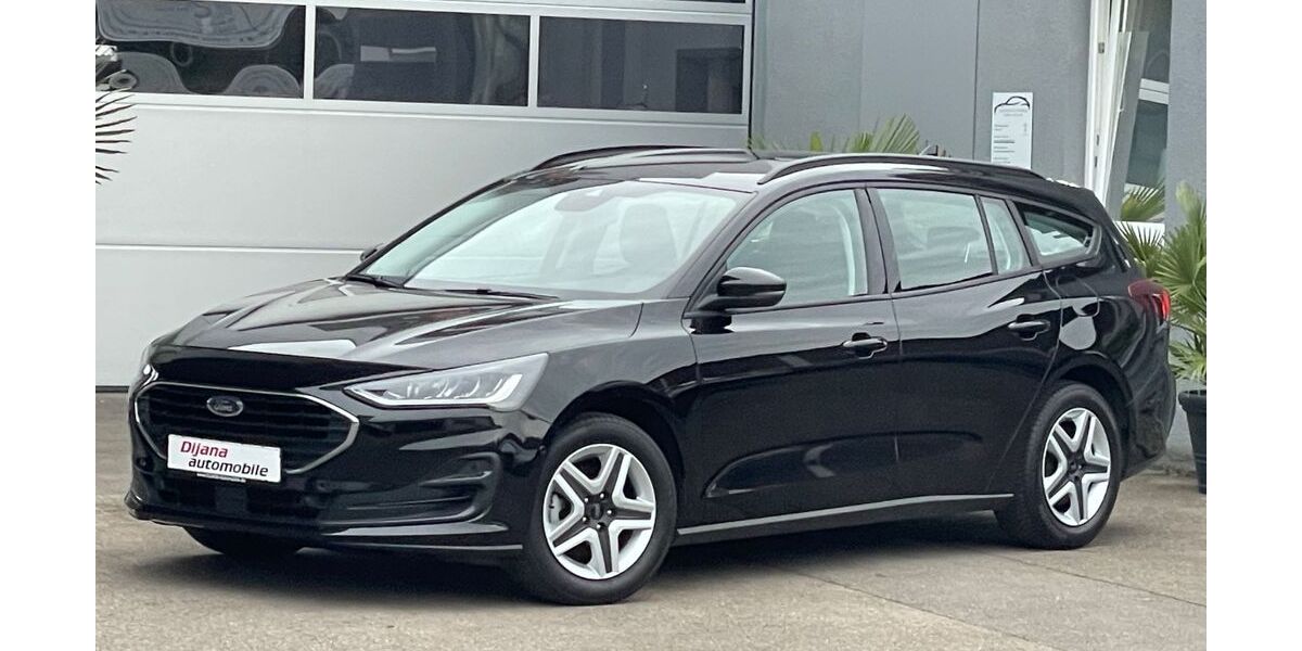 Ford Focus 32.200 km 16.799 &euro; Nürtingen bei Stuttgart 72622