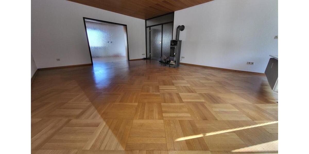 Erdgeschoßwohnung Ludwigsburg - 4 Zimmer, 120 m&sup2;, 1.500&euro; | Angebot:26384402