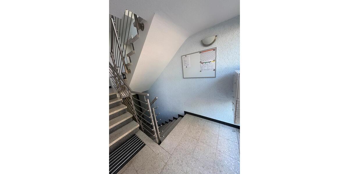 Dachgeschoßwohnung Stuttgart Feuerbach - 2.5 Zimmer, 55 m&sup2;, 184.000&euro; | Angebot:26738735