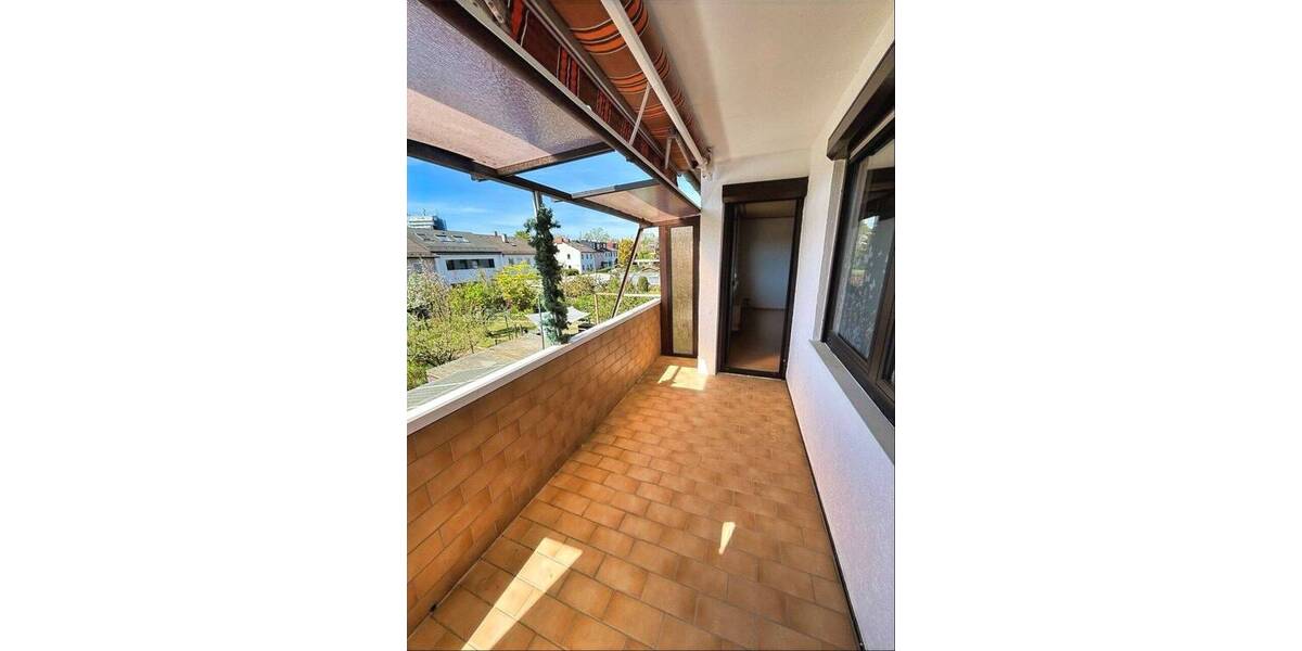 Reihenmittelhaus Sindelfingen Mitte - 7 Zimmer, 140 m&sup2;, 480.000&euro; | Angebot:26807364