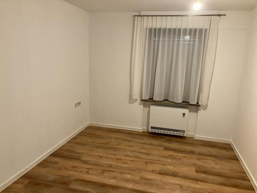 bezugsfertige 2-Zimmer-Wohnung mit EBK und Garten, Privatverkauf
