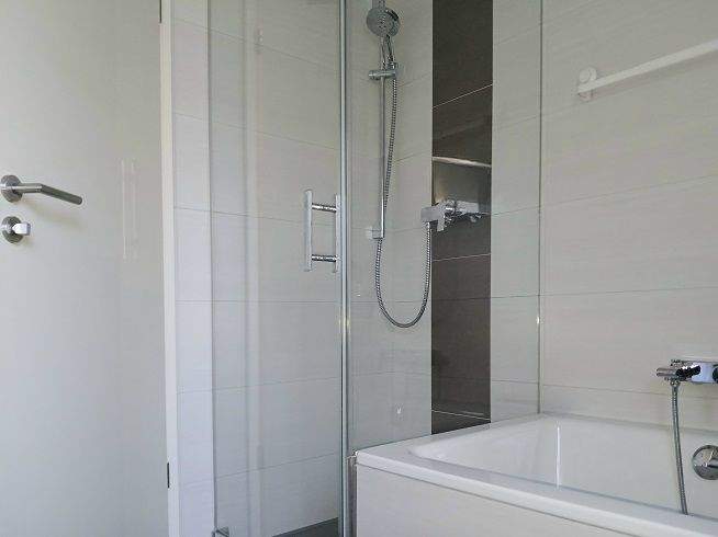 Außergewöhnliches Wohnambiente! Terrassenwohnung in Dreifamilienhaus mit Doppelgarage! 4 zimmer