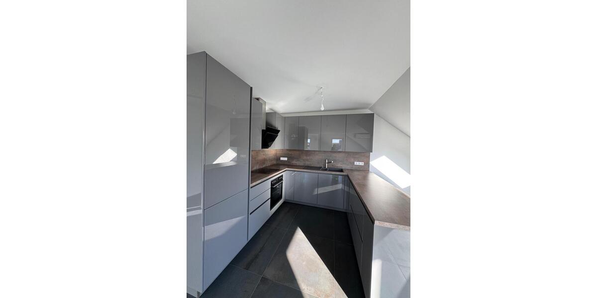 Dachgeschoßwohnung Stuttgart Zuffenhausen - 2 Zimmer, 66 m&sup2;, 445.000&euro; | Angebot:26877719