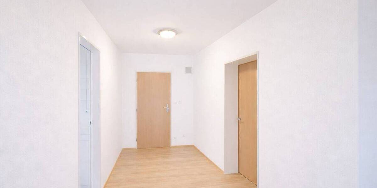 Etagenwohnung Backnang - 3 Zimmer, 90 m&sup2;, 1.090&euro; | Angebot:26791184