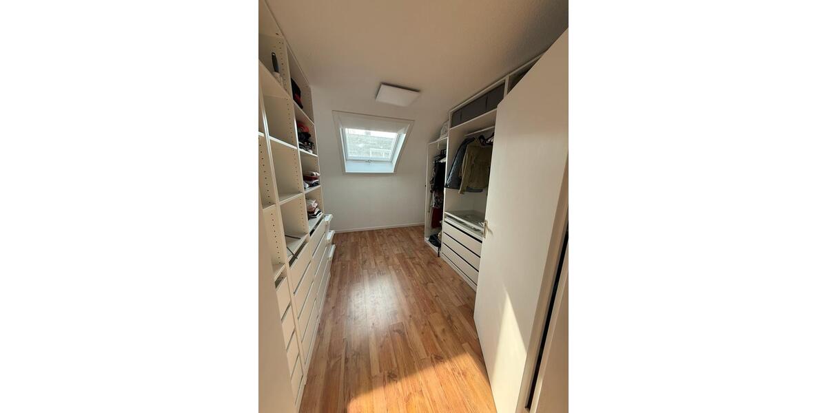Dachgeschoßwohnung Fellbach Oeffingen - 4 Zimmer, 90 m&sup2;, 1.200&euro; | Angebot:26119987