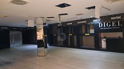 ATTRAKTIVE LADENFLÄCHE IM HERZEN DES GESCHENS