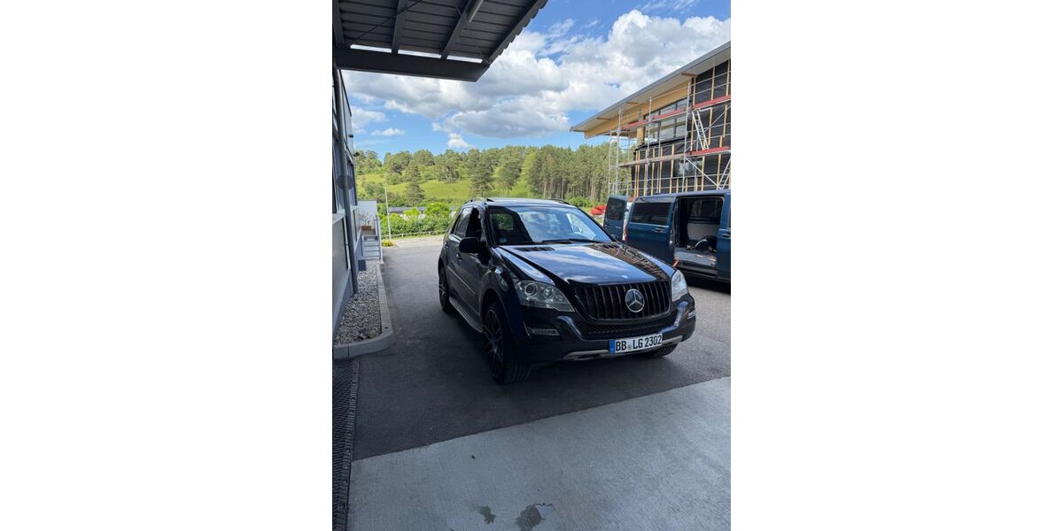 Mercedes-Benz ML 350 202.511 km 10.000 &euro; Weissach 71287
