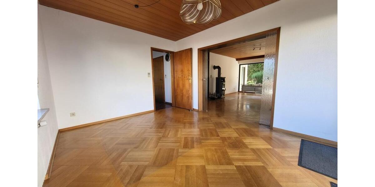 Erdgeschoßwohnung Ludwigsburg - 4 Zimmer, 120 m&sup2;, 1.500&euro; | Angebot:26384402