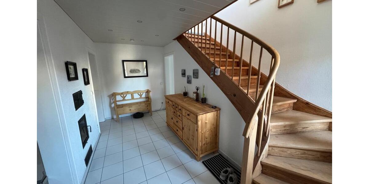 Ankommen & Wohlfühlen: Großzügiges Einfamilienhaus mit Kachelofen 7 zimmer