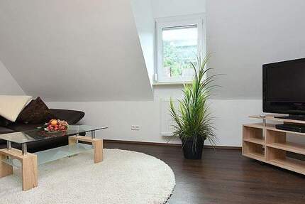 Wohnung Stuttgart Wangen - 2 Zimmer, 65 m&sup2;, 1.350&euro; | Angebot:25428011