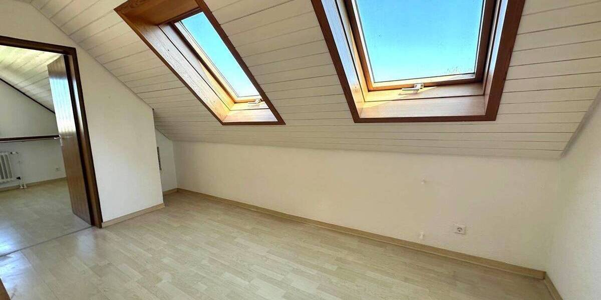 Etagenwohnung Filderstadt Bernhausen - 4 Zimmer, 120 m&sup2;, 1.390&euro; | Angebot:26418877