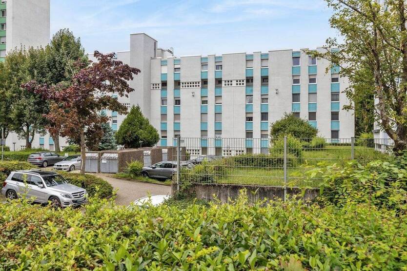 2-Zimmer-Wohnung mit 64 m² in zentraler Lage von Eglosheim