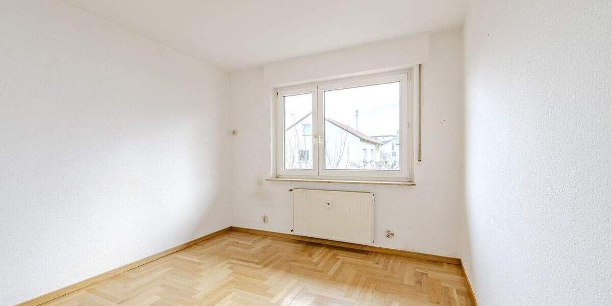 Mehrfamilienhaus, Wohnhaus Sindelfingen / Maichingen Maichingen - 8 Zimmer, 145 m&sup2;, 695.000&euro; | Angebot:24251105