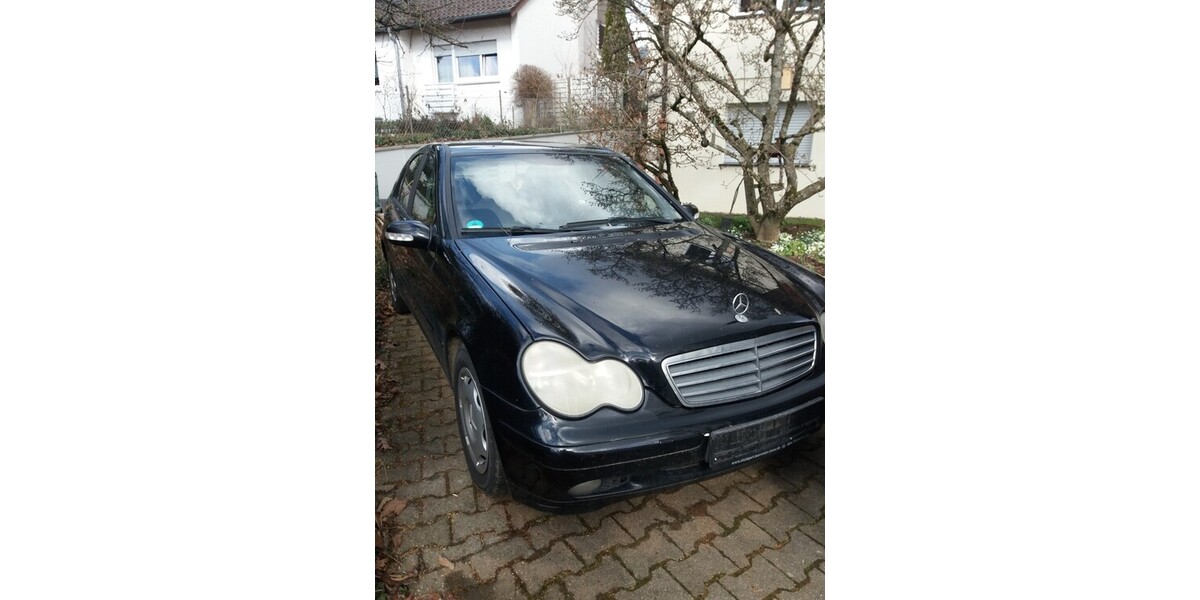 Mercedes-Benz C 180 200.000 km 1.999 &euro; Besigheim 74354