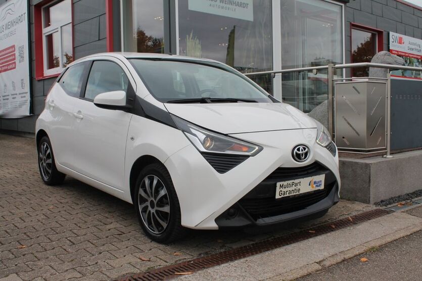 Toyota Aygo (X) 72.800 km 8.909 € Nufringen 71154
