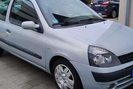 Renault Clio 230.000 km 900 € Freudental 74392