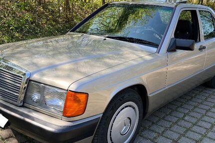 Mercedes-Benz 190 137.000 km 8.700 &euro; Stuttgart 70182