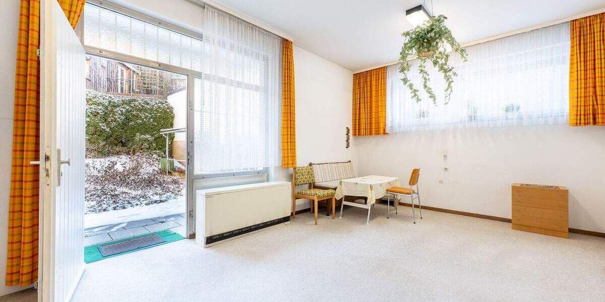 Mehrfamilienhaus, Wohnhaus Stuttgart Degerloch - 9 Zimmer, 140 m&sup2;, 740.000&euro; | Angebot:24635350