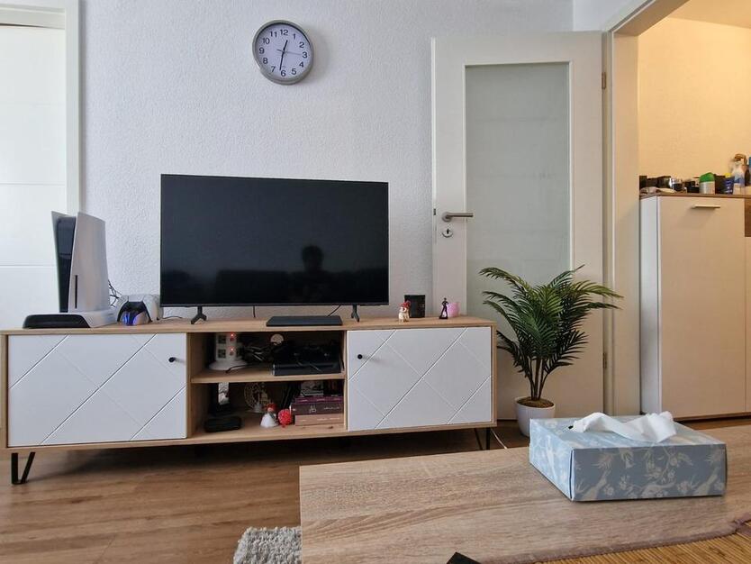 2,5-Zimmer-Wohnung mit Balkon, voll möbliert, zu vermieten