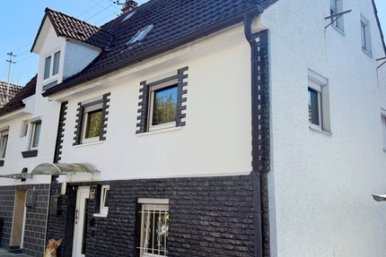 „Charmante Doppelhaushälfte mit großem Grundstück und Entwicklungsmöglichkeiten“ - Haus Waiblingen / Neustadt Rems-Murr-Kreis Kreis | Angebot:26561677