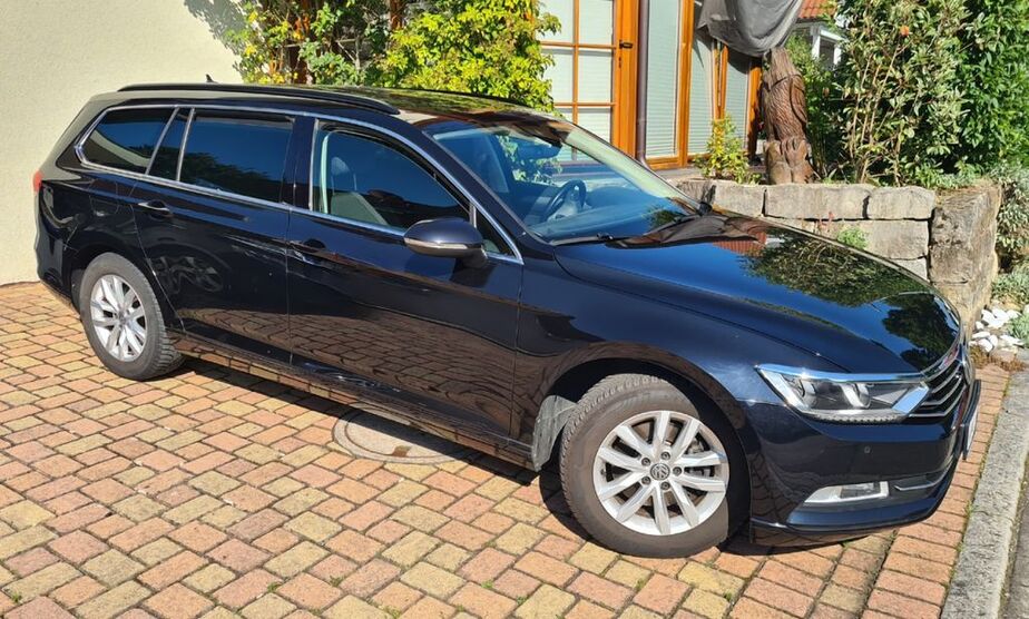 VW Passat Variant 145.000 km 17.500 € Wolfschlugen 72649