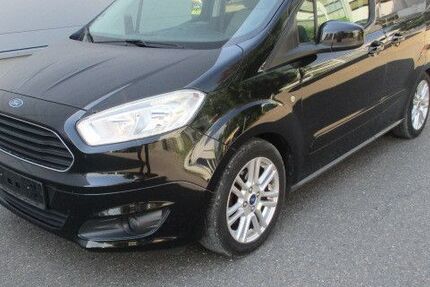 Ford Tourneo Courier 129.015 km 4.950 &euro; Stuttgart 70597