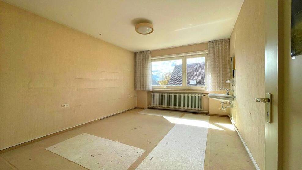 S-Schönberg: 2-3-Familienhaus mit viel Potenzial in bester Lage!***
