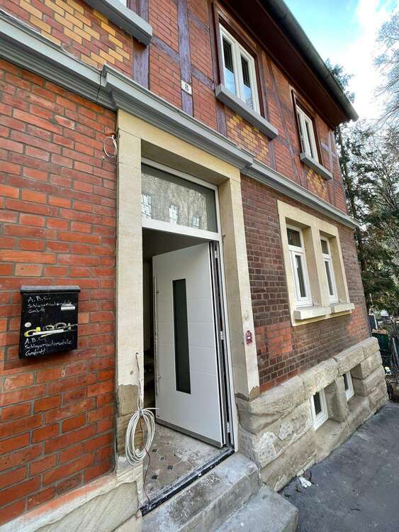 Haus zum Kaufen in Stuttgart Kaltental 895.000 € 230 m²