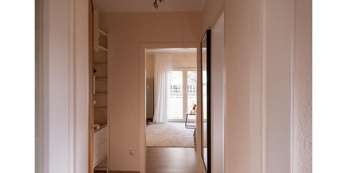 Hochparterre Stuttgart Degerloch - 1.5 Zimmer, 28 m&sup2;, 665&euro; | Angebot:26152553