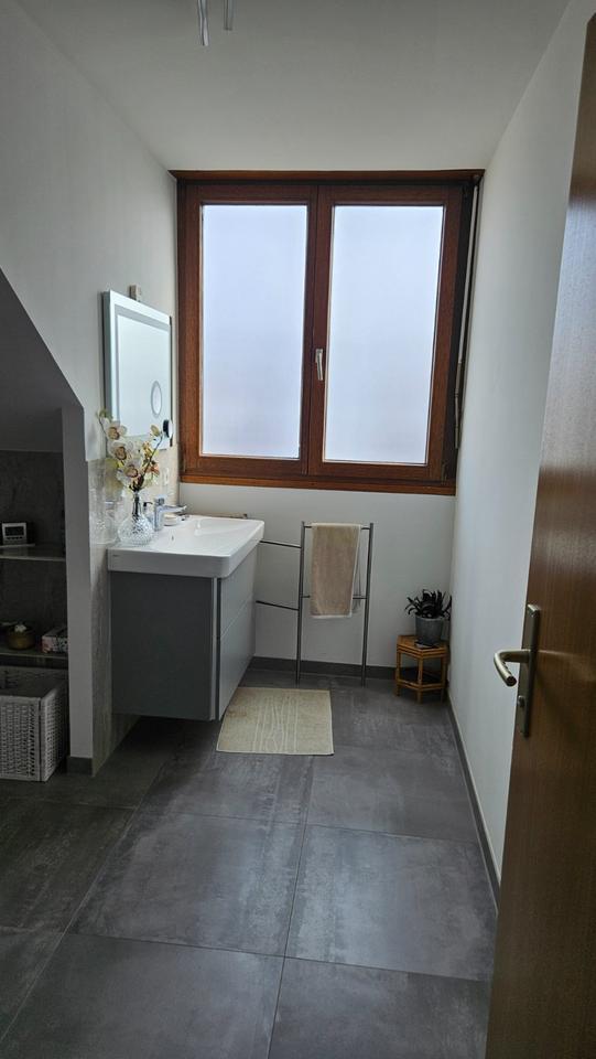 Helle, attraktive 3,5 Zimmer-Dachgeschoßwohnung mit Terrasse