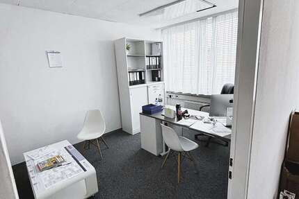 Büro in Stuttgart - Zuffenhausen 368 € 33.4 m²