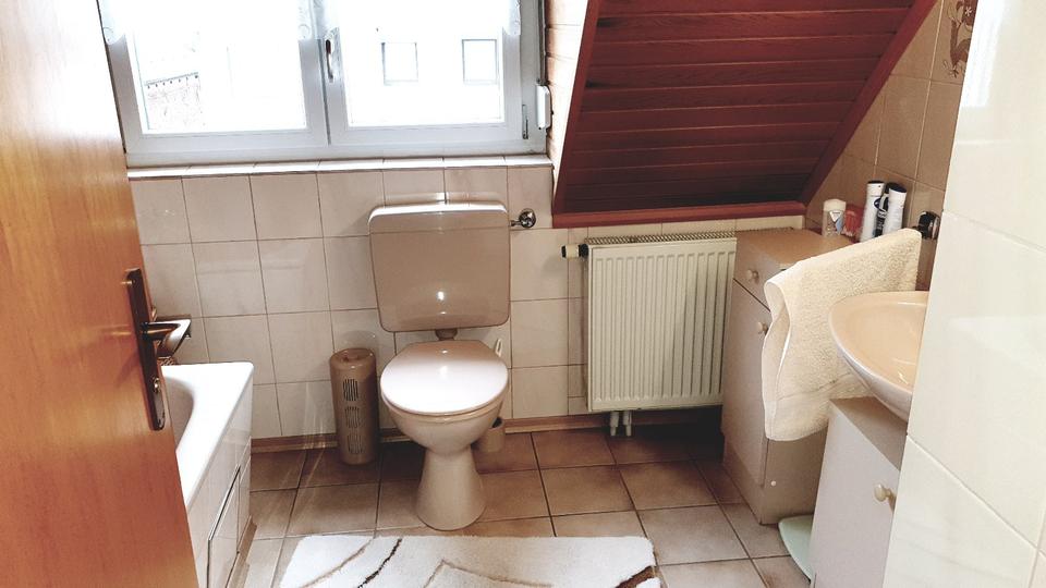 Mehrfamilienhaus, Wohnhaus Bietigheim-Bissingen Bissingen - 10 Zimmer, 210 m&sup2;, 850.000&euro; | Angebot:24154002